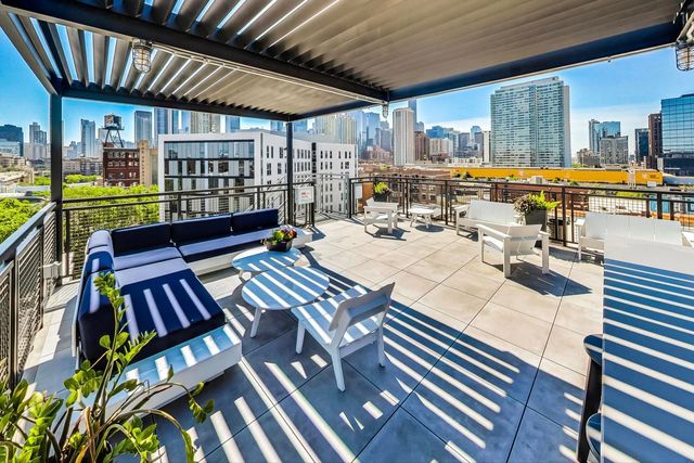 525 N Halsted Street 212, Chicago, IL 60642