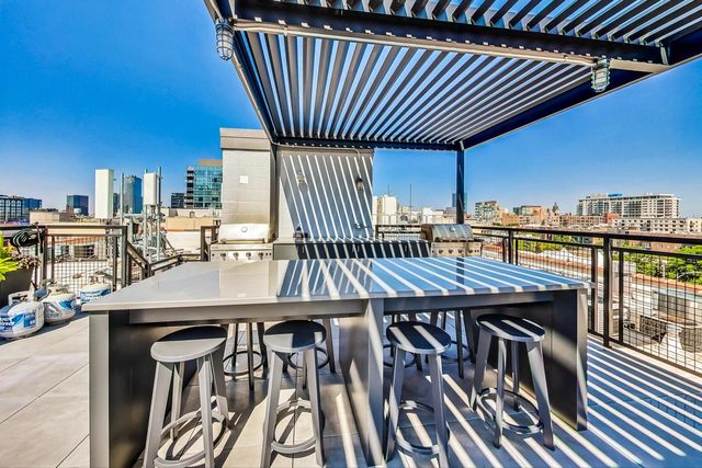 525 N Halsted Street 212, Chicago, IL 60642