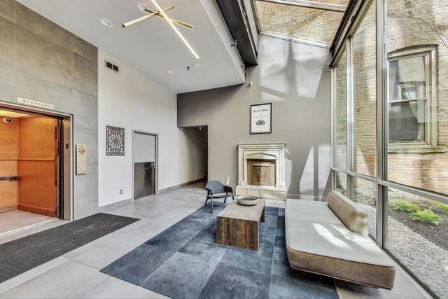 525 N Halsted Street 212, Chicago, IL 60642