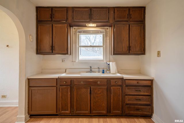 3412 N GALE Avenue, Peoria, IL 61604