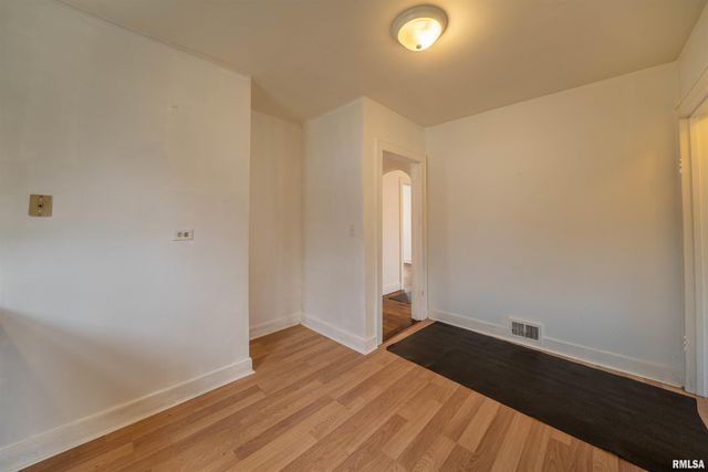 3412 N GALE Avenue, Peoria, IL 61604