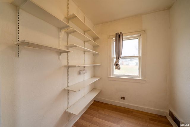 3412 N GALE Avenue, Peoria, IL 61604