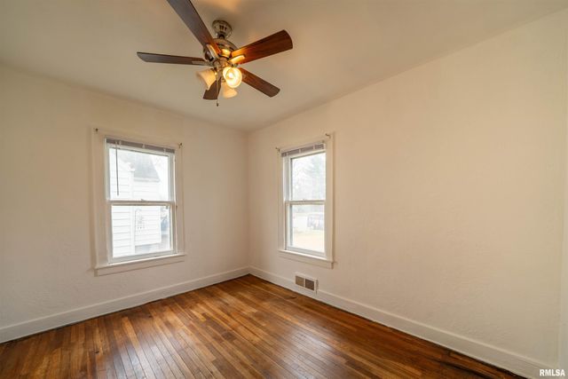 3412 N GALE Avenue, Peoria, IL 61604