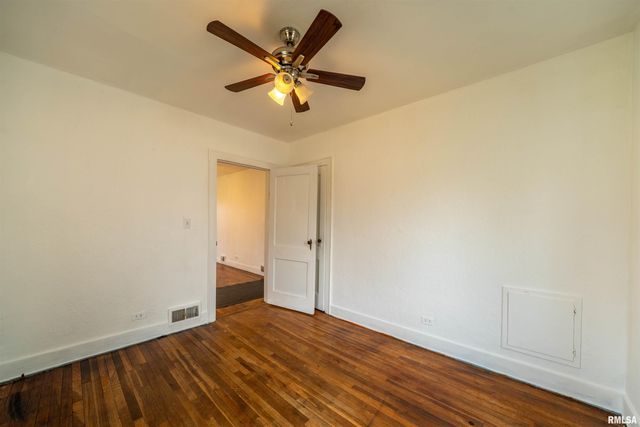 3412 N GALE Avenue, Peoria, IL 61604