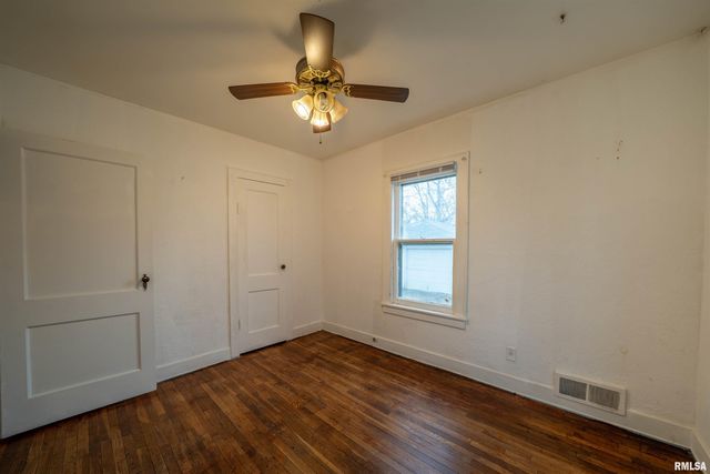 3412 N GALE Avenue, Peoria, IL 61604