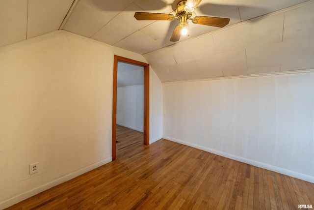 3412 N GALE Avenue, Peoria, IL 61604