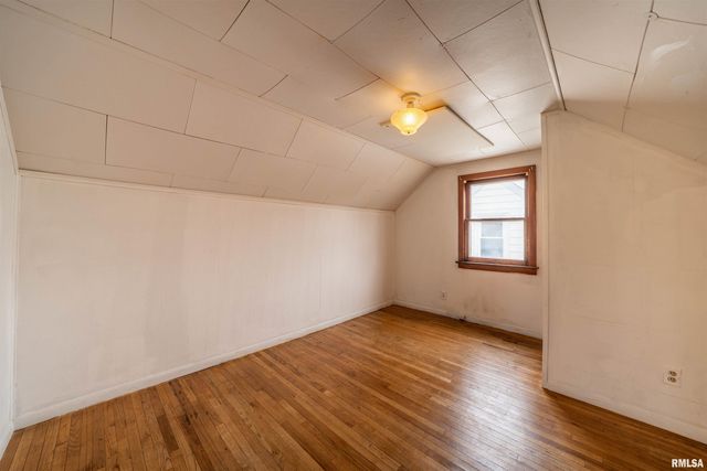 3412 N GALE Avenue, Peoria, IL 61604