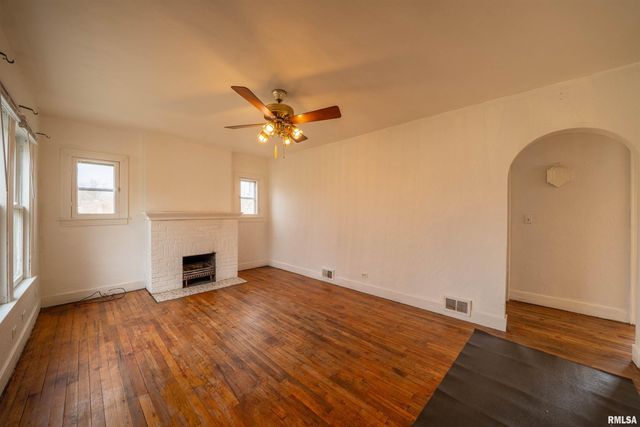 3412 N GALE Avenue, Peoria, IL 61604