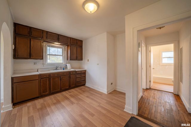 3412 N GALE Avenue, Peoria, IL 61604