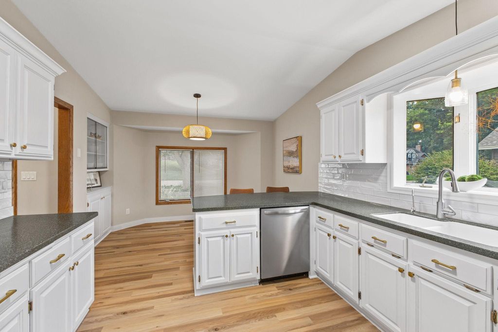 13762 93rd Place N, Maple Grove, MN 55369 — photo 5