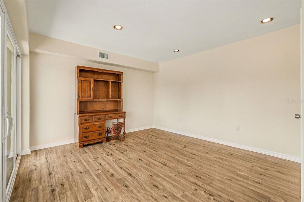 Image 17 of property listing at 6340 SPOONBILL DRIVE, New Port Richey, FL 34652