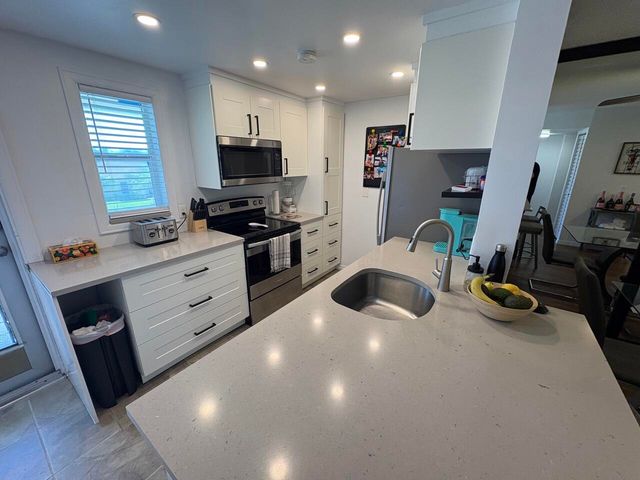 2161 NE 1st Court 206, Boynton Beach, FL 33435