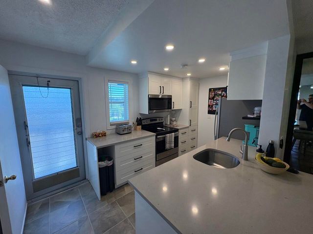 2161 NE 1st Court 206, Boynton Beach, FL 33435