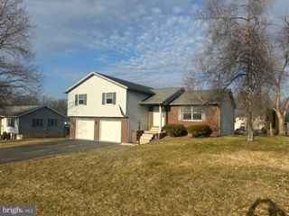 2799 FILLMORE DRIVE, Chambersburg, PA 17201