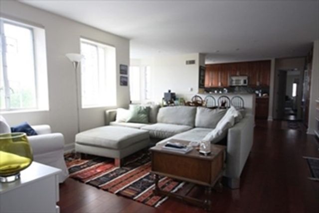 20 Chapel St C1007, Brookline, MA 02446