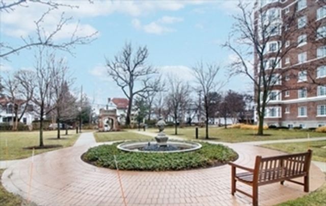 20 Chapel St C1007, Brookline, MA 02446