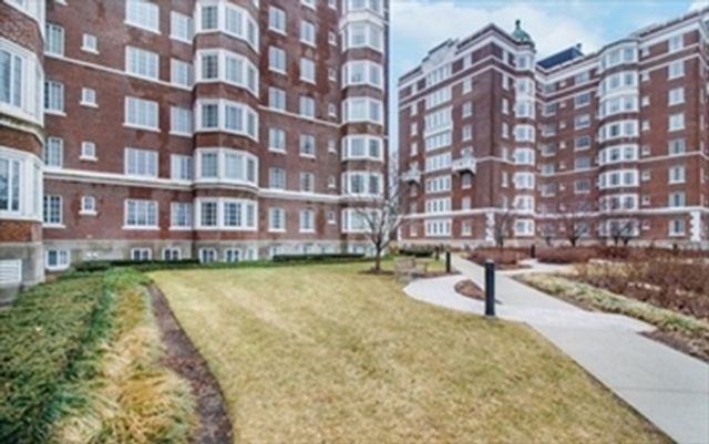 20 Chapel St C1007, Brookline, MA 02446