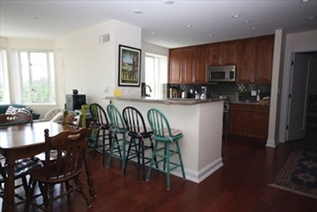 20 Chapel St C1007, Brookline, MA 02446