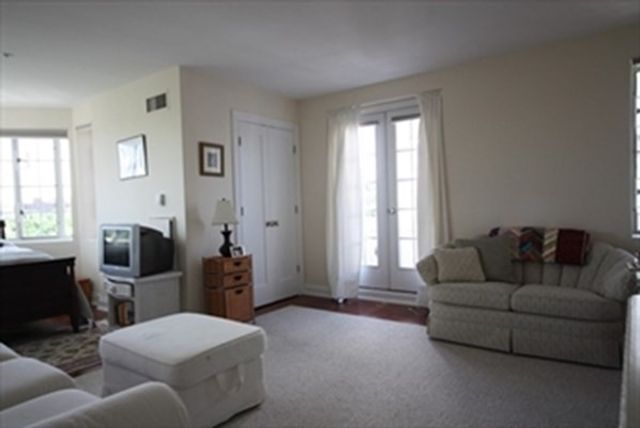 20 Chapel St C1007, Brookline, MA 02446