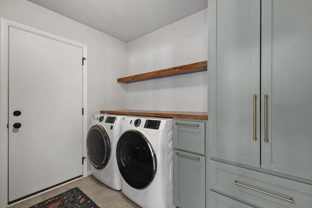 9319 Tawny Acorn Drive, Verona, WI 53593