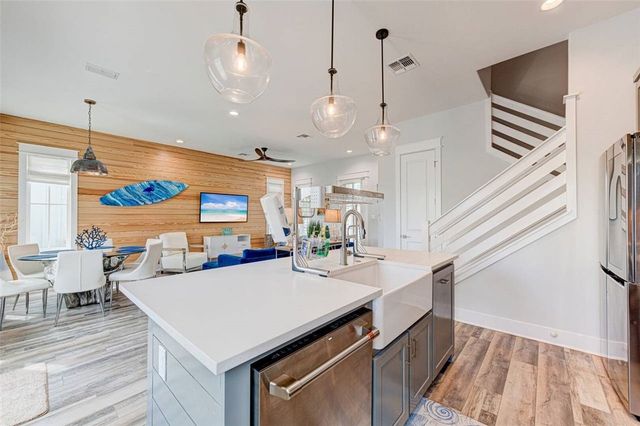 705 Sunrise Ave, Port Aransas, TX 78373