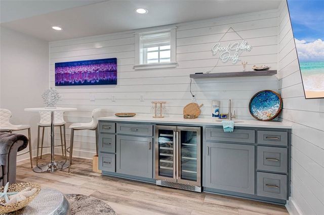 705 Sunrise Ave, Port Aransas, TX 78373