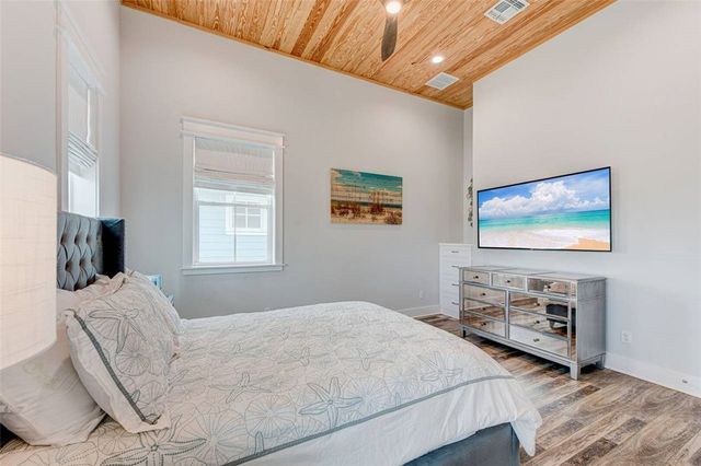 705 Sunrise Ave, Port Aransas, TX 78373