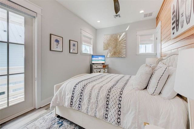 705 Sunrise Ave, Port Aransas, TX 78373