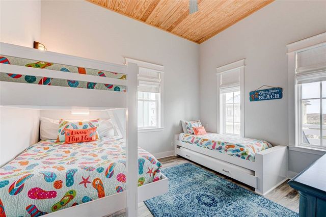 705 Sunrise Ave, Port Aransas, TX 78373