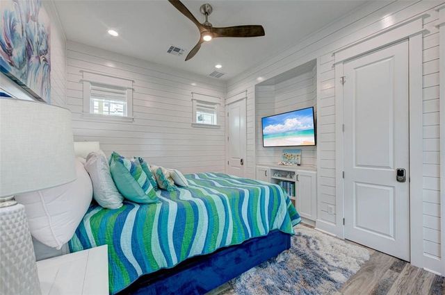 705 Sunrise Ave, Port Aransas, TX 78373