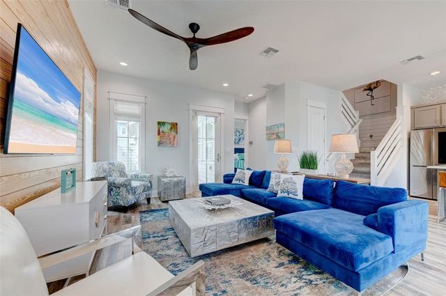 705 Sunrise Ave, Port Aransas, TX 78373