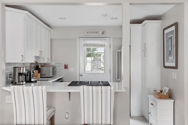 22 Stockholm Street 4, Newport, RI 02840