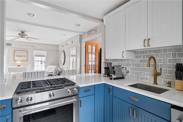 22 Stockholm Street 4, Newport, RI 02840