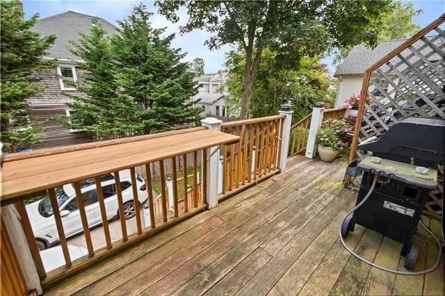 22 Stockholm Street 4, Newport, RI 02840