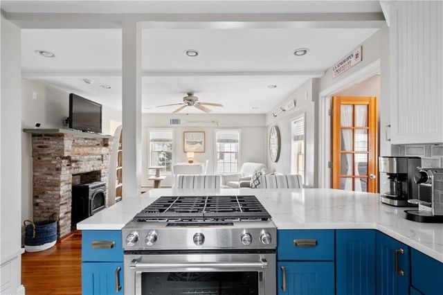 22 Stockholm Street 4, Newport, RI 02840