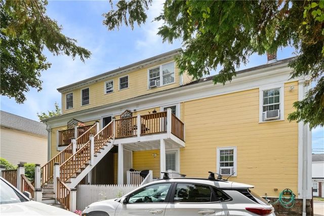 22 Stockholm Street 4, Newport, RI 02840