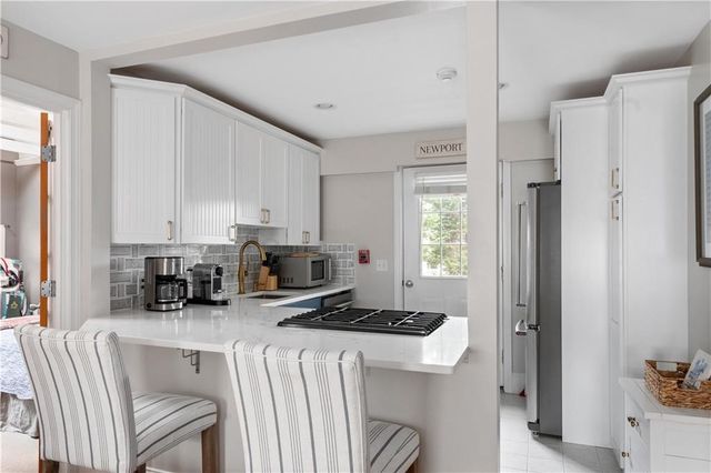 22 Stockholm Street 4, Newport, RI 02840