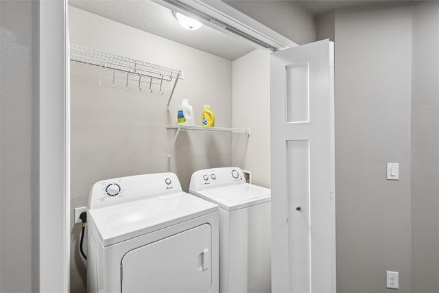 812 NE Landon Lane, Waukee, IA 50263