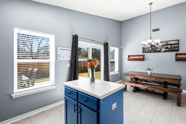 560 Rough Leaf Lane, Mary Esther, FL 32569