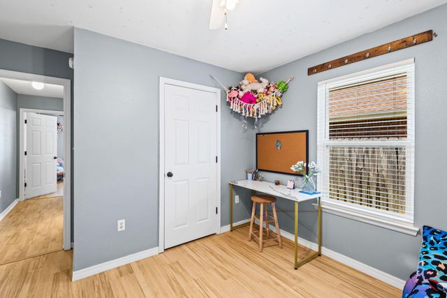 560 Rough Leaf Lane, Mary Esther, FL 32569