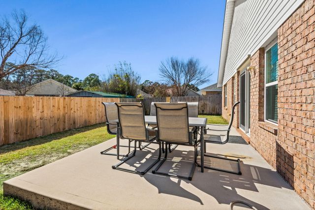 560 Rough Leaf Lane, Mary Esther, FL 32569