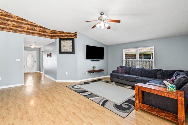 560 Rough Leaf Lane, Mary Esther, FL 32569