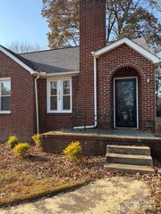 1916 Lombardy Circle, Charlotte, NC 28203