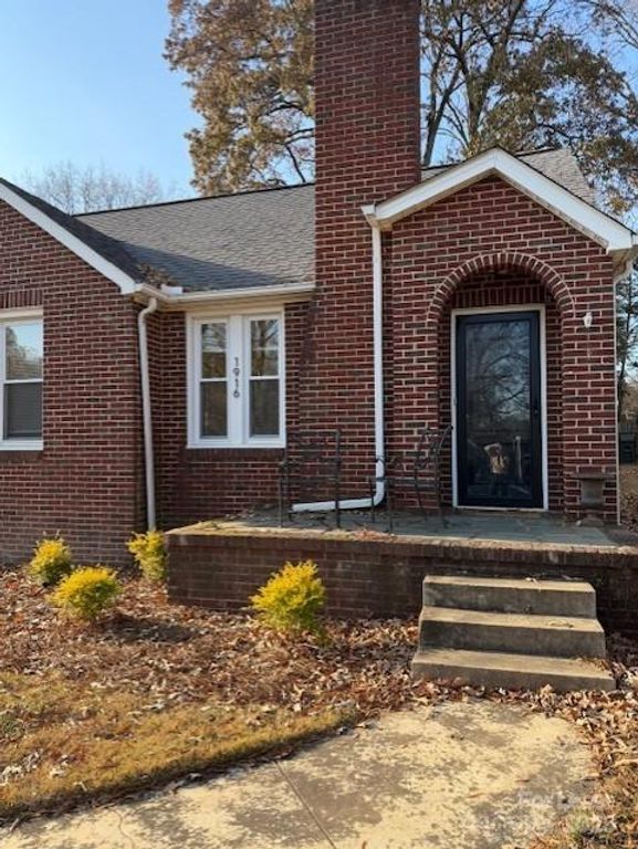 1916 Lombardy Circle, Charlotte, NC 28203