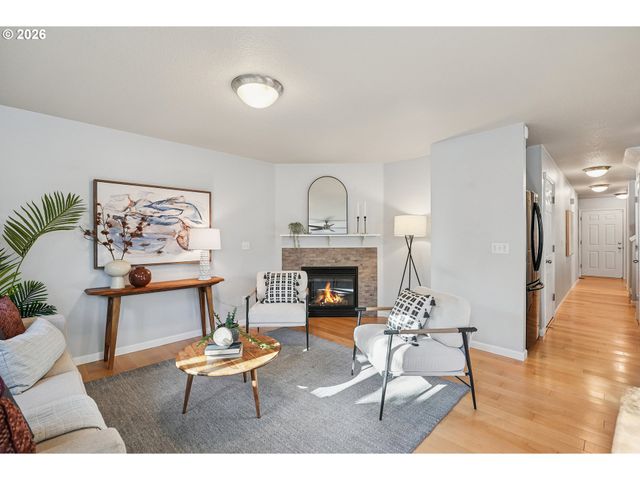 8740 Se STEELE St, Portland, OR 97266