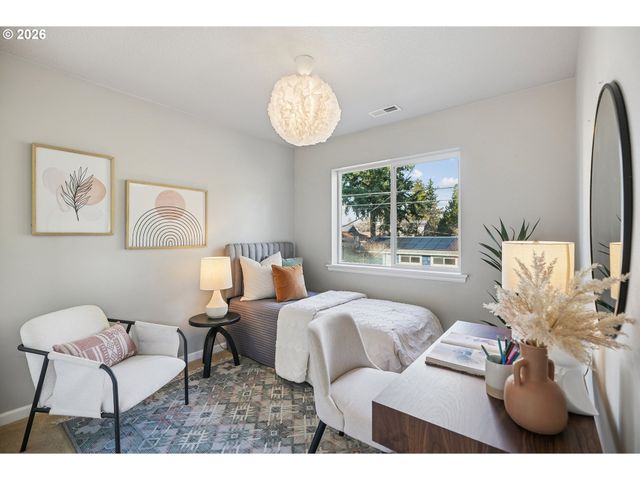 8740 Se STEELE St, Portland, OR 97266