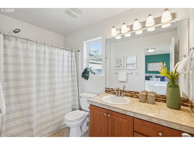 8740 Se STEELE St, Portland, OR 97266