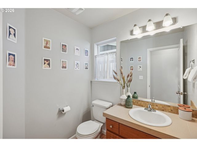 8740 Se STEELE St, Portland, OR 97266