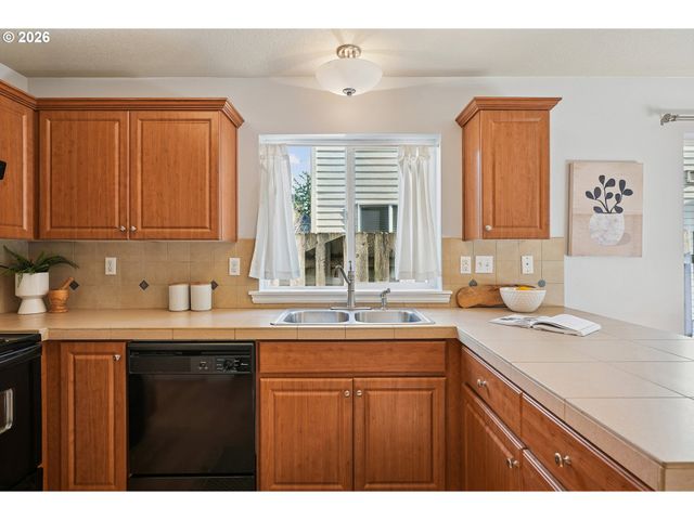 8740 Se STEELE St, Portland, OR 97266