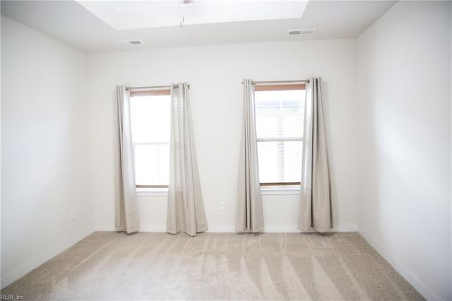 233 Kenny LN, Smithfield, VA 23430